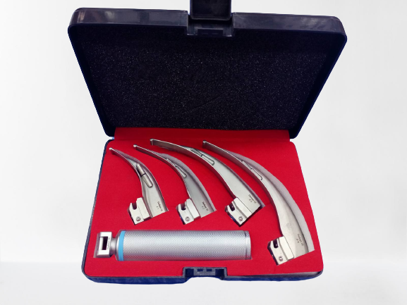 Laryngoscope standard 4 lames 1,2,3,4 mc intosh lumière halogène enfants en coffret