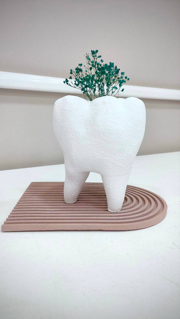 Vase Dent